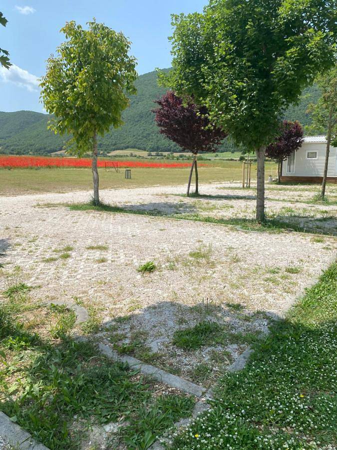 Camping für 4 Personen, mit Ausblick und Garten in Umbrien - 2