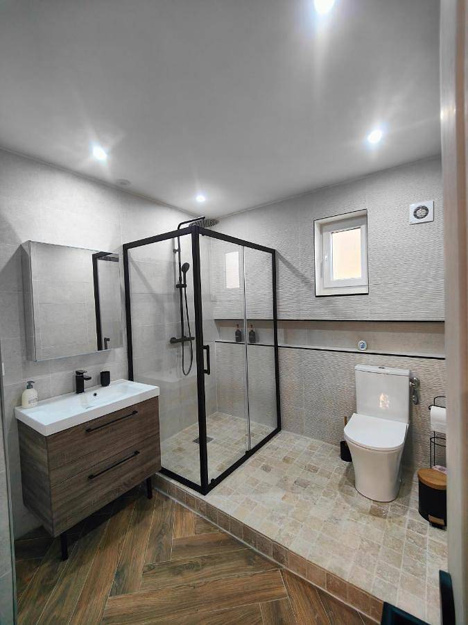 Appartement entier, One-Bedroom House in Oignies, Région de Lens