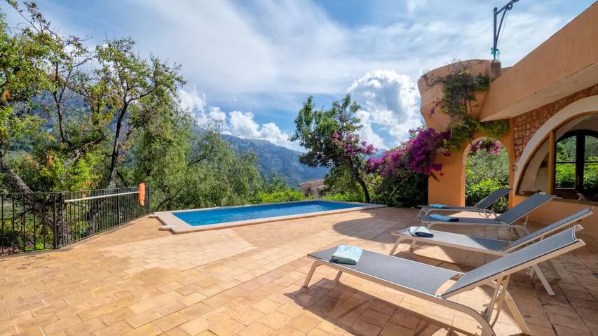 Casa de vacaciones para 9 personas, con Balcón y Jardín en Fornalutx