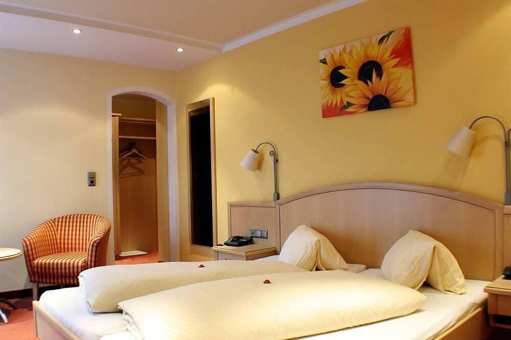 Doppelzimmer im Haupthaus - Landhotel Kaserer in Bramberg am Wildkogel, Kitzbüheler Alpen