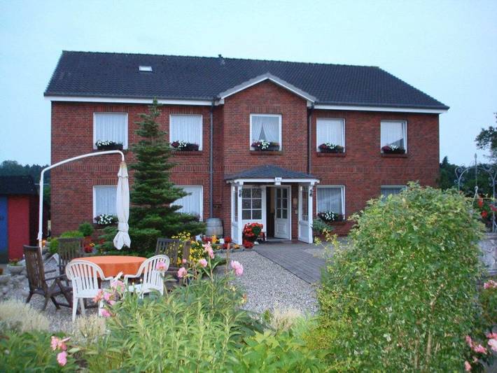 Ferienwohnung für 2 Personen, mit Garten und Ausblick in Ahlefeld-Bistensee