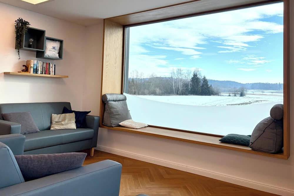 Ganze Wohnung, Ferienapartment mit 3 sep. Schlafzimmern und Bädern in Nußdorf, Chiemsee