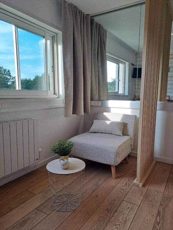 Appartement entier, One-Bedroom Apartment in Carquefou, Région de Nantes