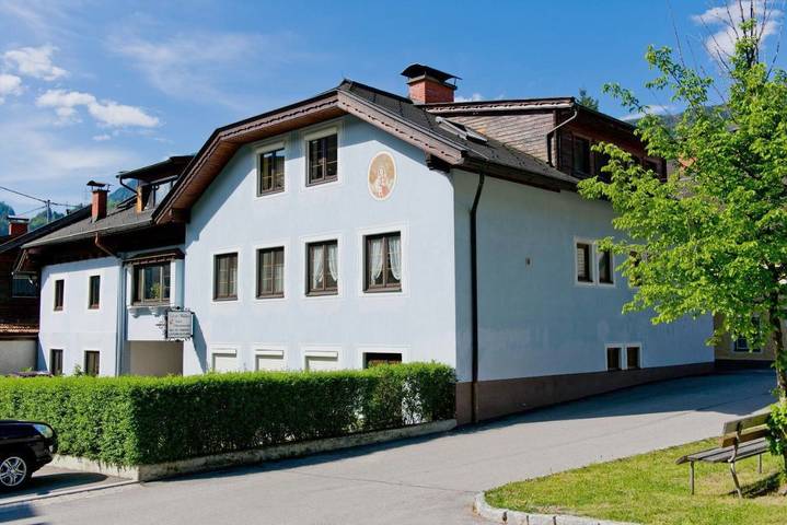 Ferienwohnung, mit Balkon und Terrasse sowie Garten und Ausblick
