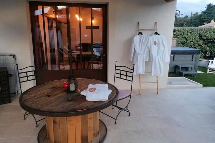 Appartement de vacances pour 2 personnes, avec sauna et jacuzzi ainsi que piscine et terrasse - 1