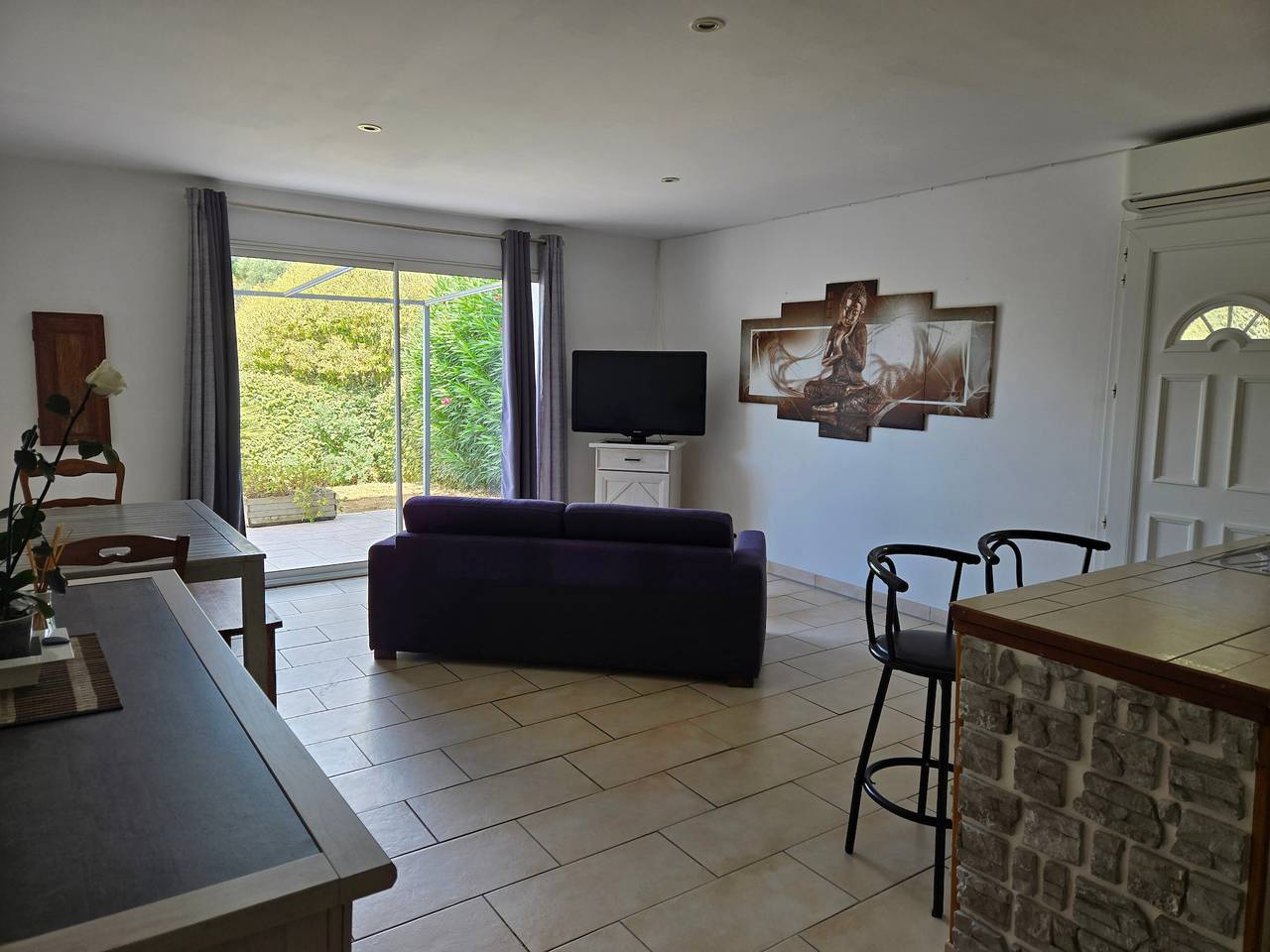 Villa „Appartement mit Garten“ mit Bergblick, privaten Terrassen und Klimaanlage in Aléria, Corte und Umgebung