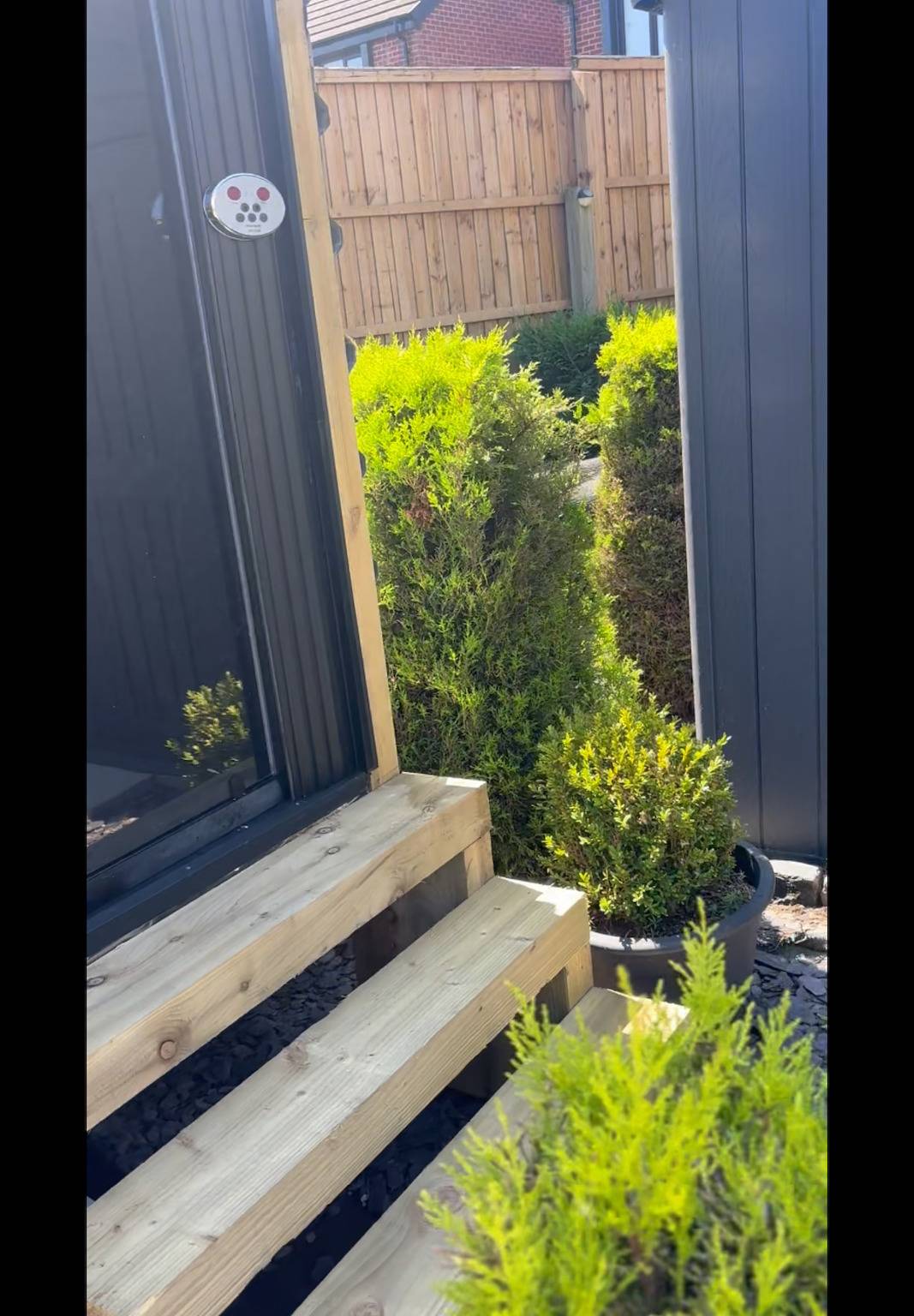 House Sleeps 5 with Hot Tub and Parking in Liverpool, Merseyside