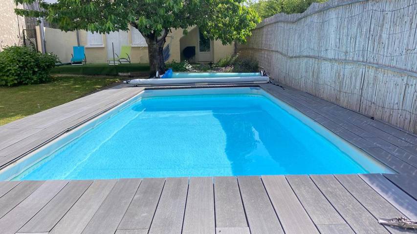 Location de vacances pour 10 personnes, avec piscine ainsi que jardin et vue, adapté aux familles à Coulounieix-Chamiers
