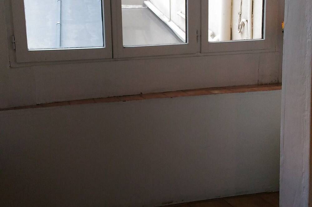 Appartement entier, Studio traversant 33 m2 au 1er étage in Meudon, Hauts-de-Seine