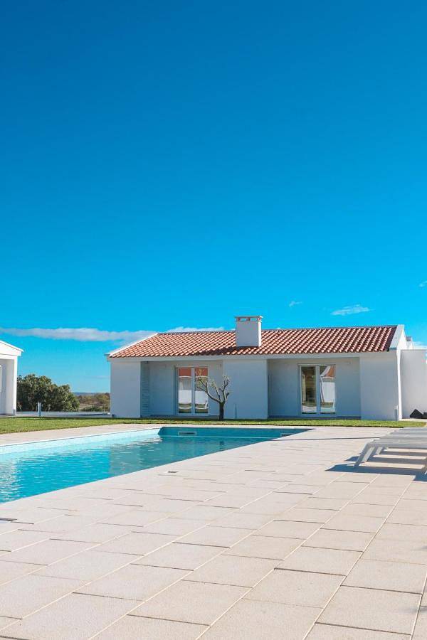 Vivendas de férias para 3 pessoas, com Terraço e Jardim e ainda Piscina and Vista em Macedo de Cavaleiros