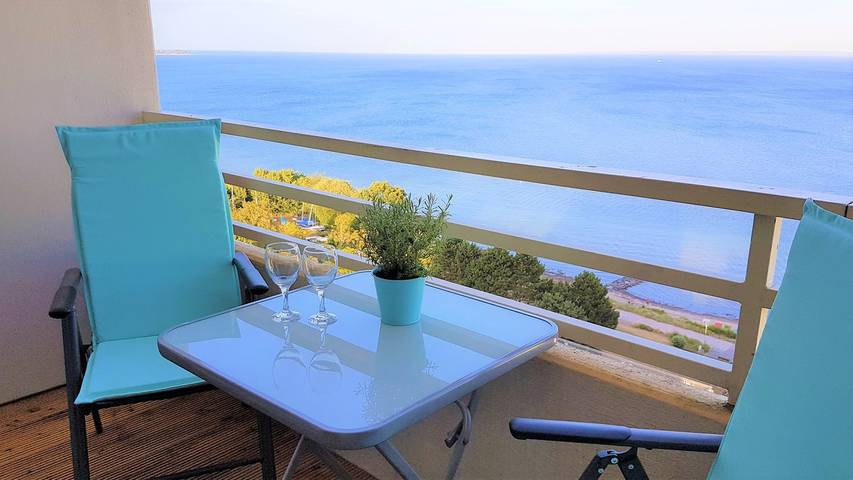 Ferienwohnung für 2 Personen, mit Seeblick und Balkon in Sierksdorf