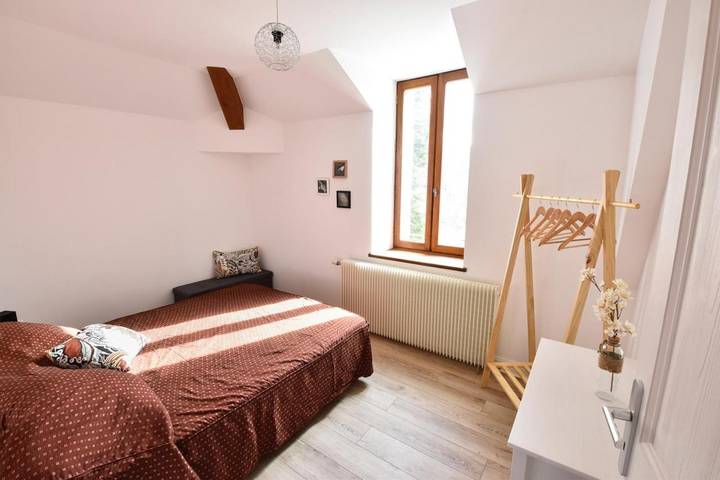 Gîte pour 10 personnes, avec jardin et vue à Saint-Geoire-en-Valdaine - 4