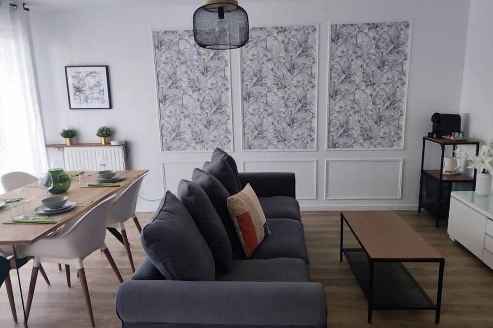 Entire apartment, Cozy and comfortable 2 bedrooms in Évry, 35 min from Paris in Évry-Courcouronnes, Essonne
