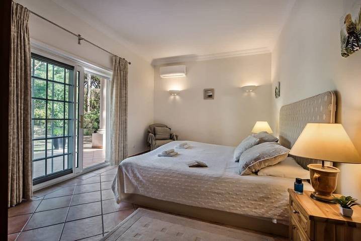 Villa pour 8 personnes, avec piscine et jardin, adapté aux familles dans Quinta do Lago - 3