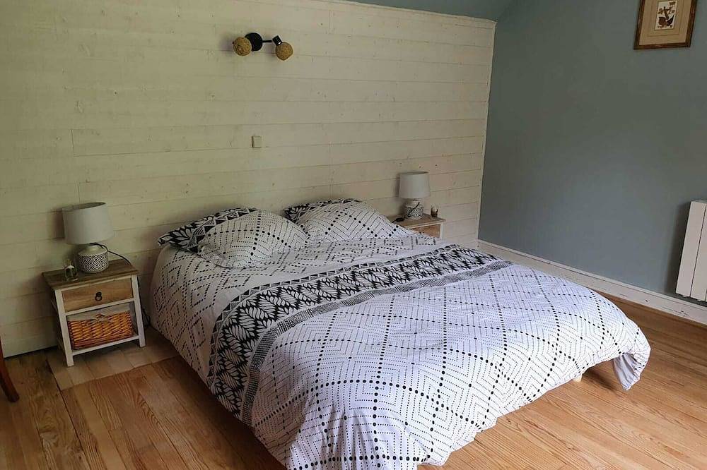 Maison typique pour 4 personnes, jardin clos et fleuri, proche plage in Treffiagat, Côte de Cornouaille