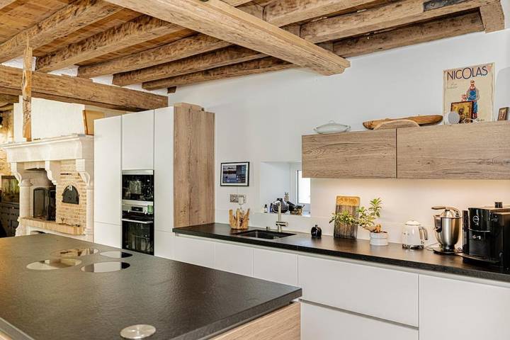 Location de vacances pour 8 personnes, avec Jacuzzi et Terrasse ainsi que Jardin et Piscine à Saint-Denis-en-Val - 3