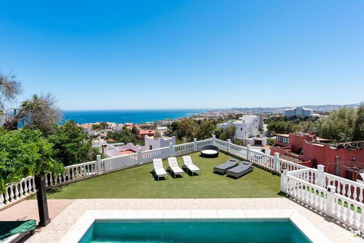 Villa voor 10 personen, with tuin and zwembad as well as balkon in Fuengirola