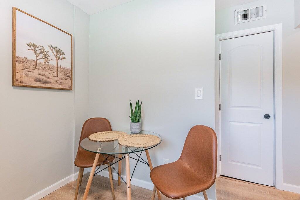 Perfect one-bedroom- 10 mins from Clearwater beach in Largo, Pinellas County