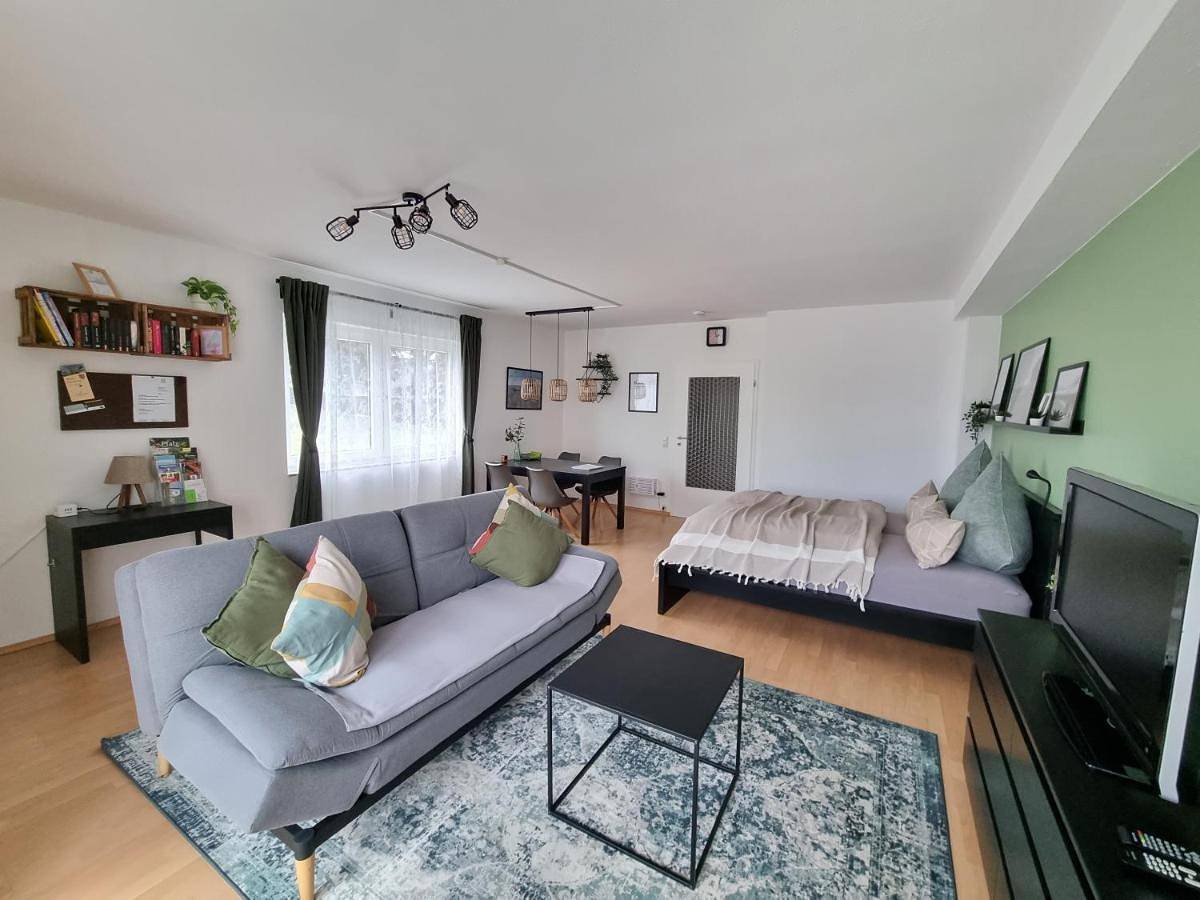 Geheel appartement, Ferienwohnung Appartement Bad Bergzabern mit Schwimmbad und Sauna in Bad Bergzabern, Landkreis Südliche Weinstraße