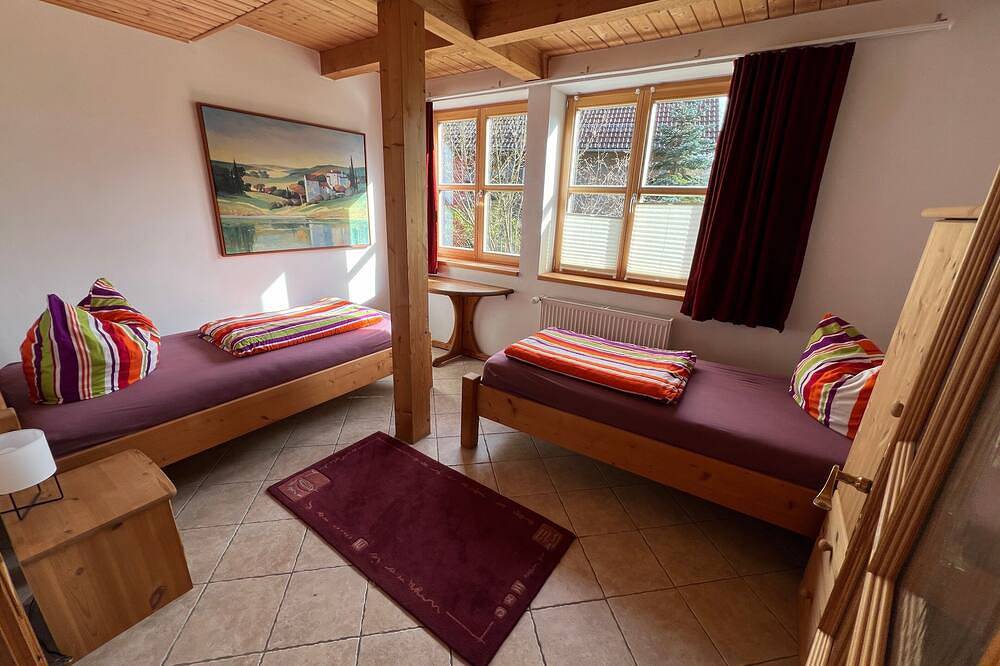 Ferienhaus für Familien mit Kindern mit privater Terrasse, Gemeinschaftsgarten und Balkon in Godendorf, Mecklenburg-Strelitz