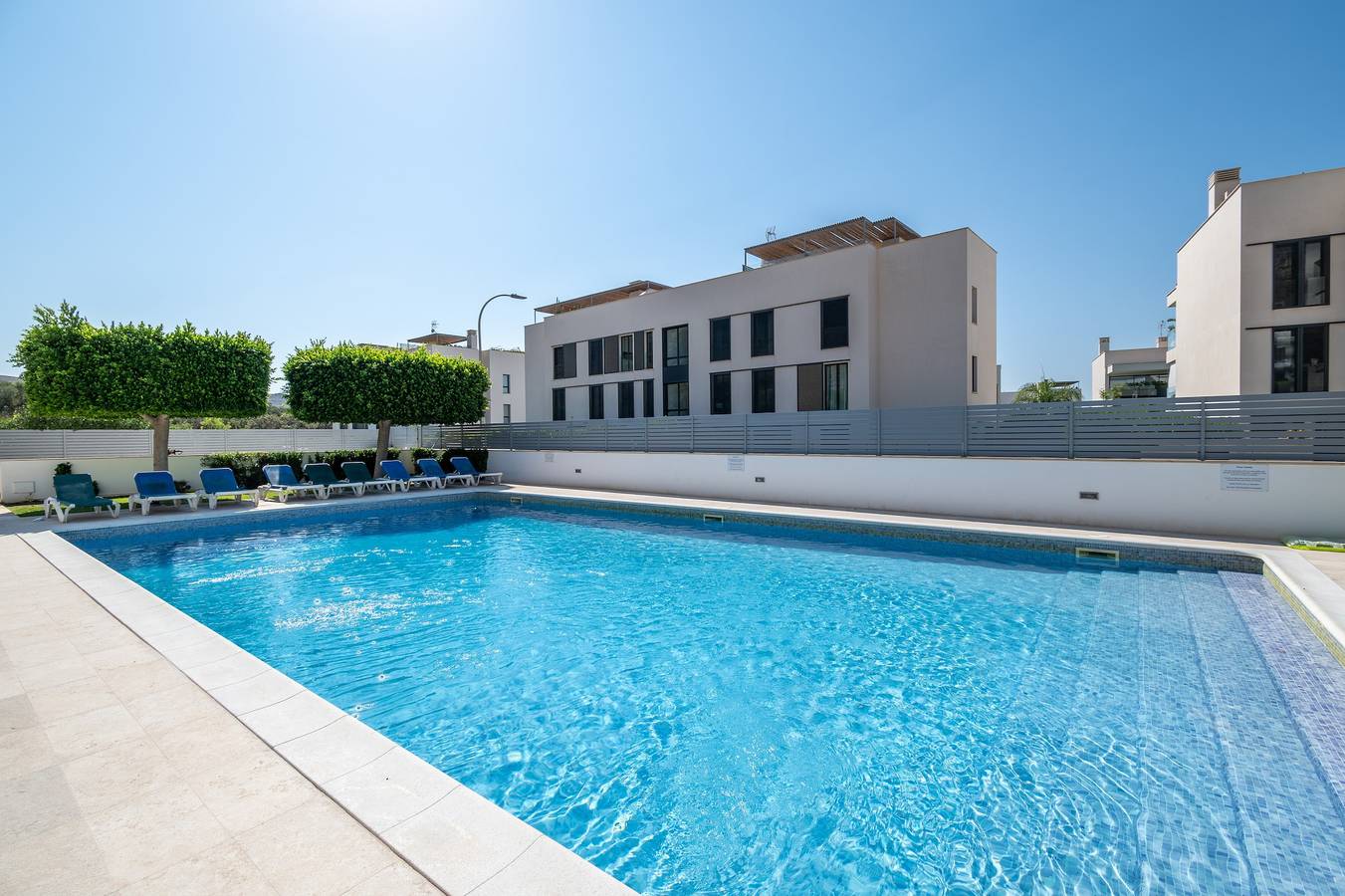 Appartement entier, Appartement 'Boquer' avec piscine partagée, 2 terrasses privées et Wi-Fi in Port de Pollença, Pollença