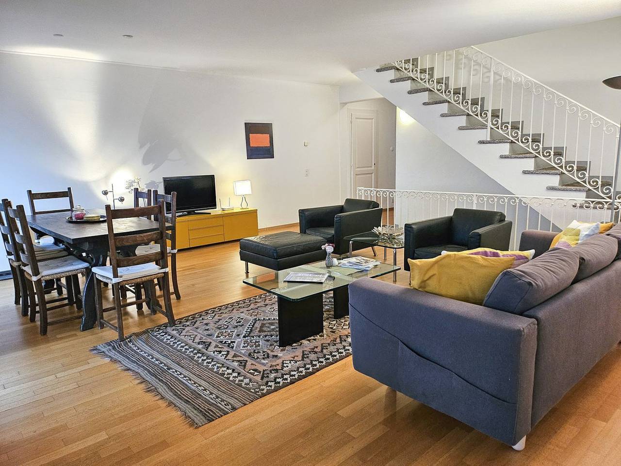 Ganze Wohnung, Charmante turmartige Maisonette-Wohnung direkt an der Seepromenade von Ascona in Ascona, Tessiner Alpen