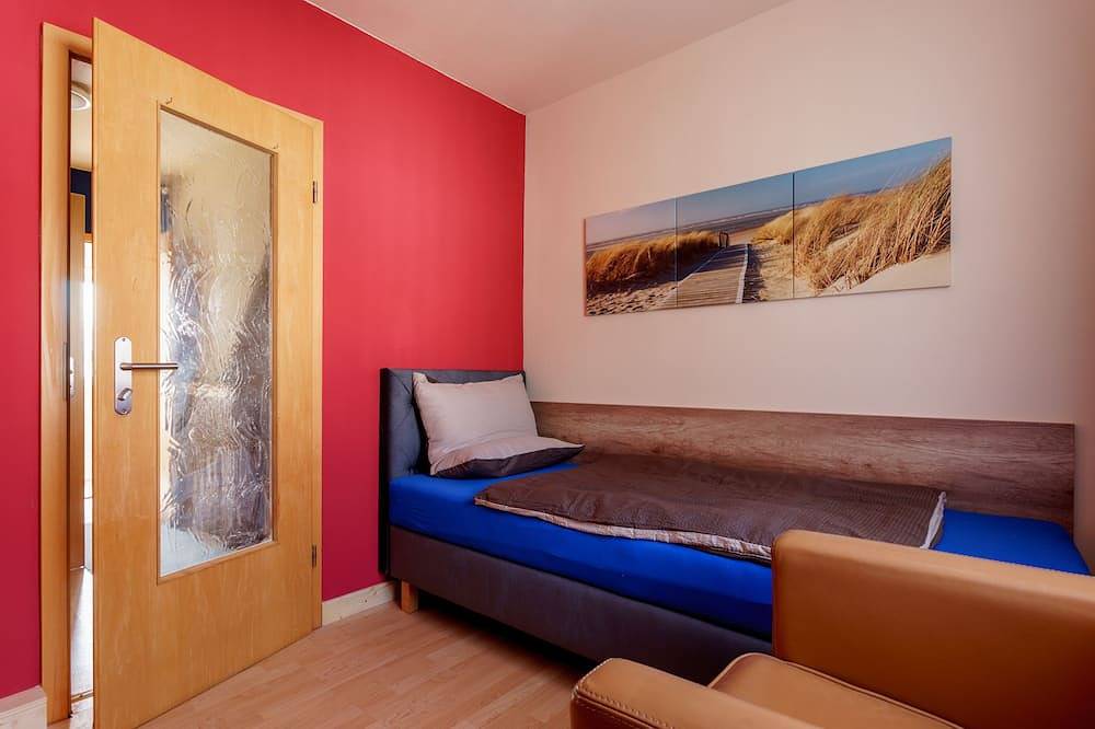 Ganze Wohnung, Ferienwohnung mit Terrasse und mehr! in Arnstadt, Thüringer Kernland
