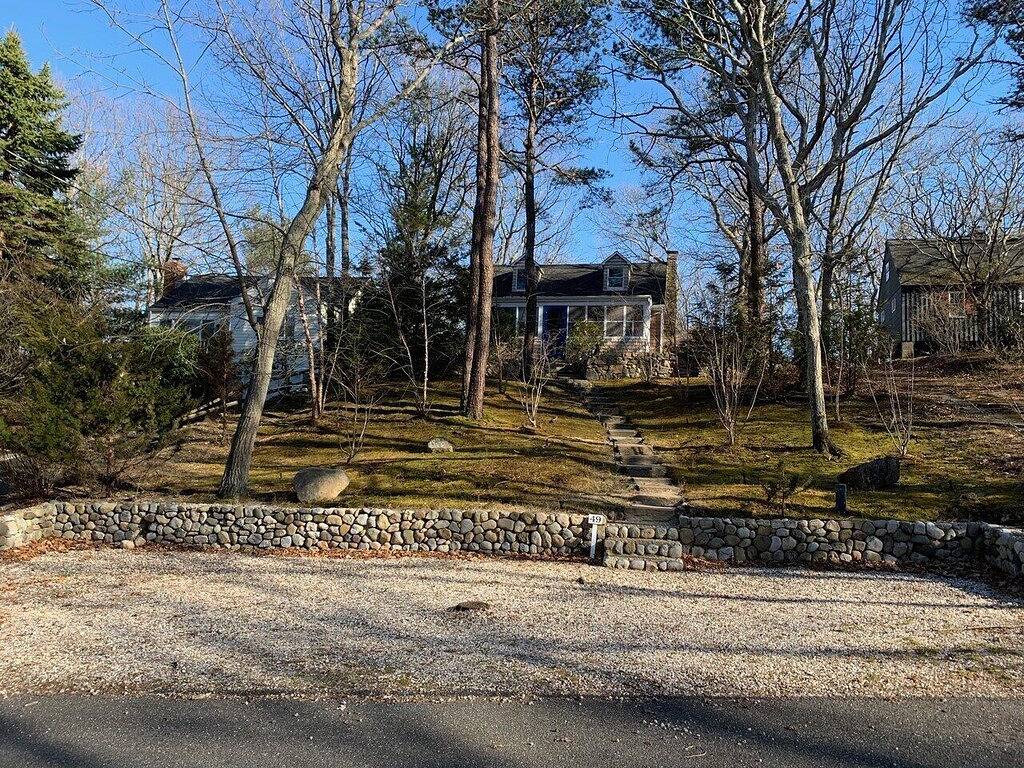 Newly Renovated 3 Bedroom Cottage by Best Bay Beach in Noyack, Hamptons