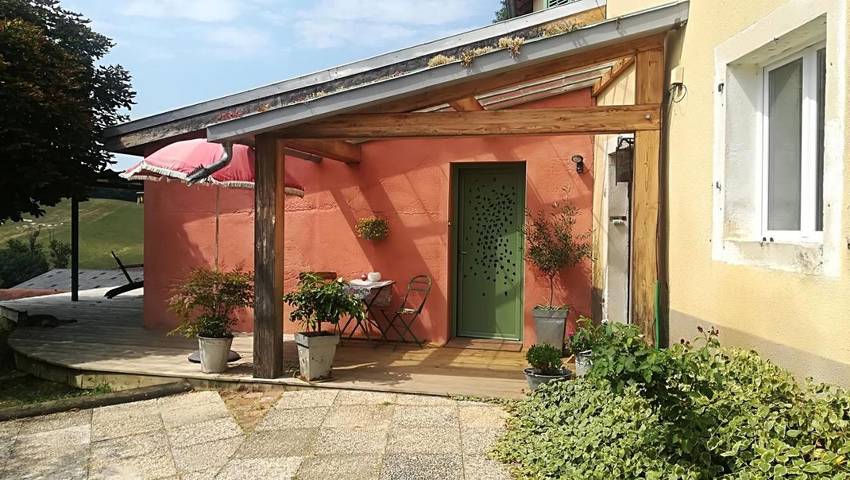Gîte pour 4 personnes, avec vue et terrasse, animaux acceptés dans Audeux