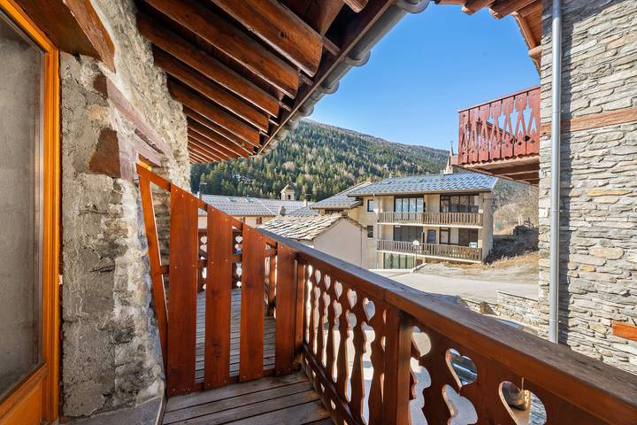 Appartement entier, Appartement "Les Chardons" avec vue sur les montagnes, balcon et Wi-Fi in Lanslebourg-Mont-Cenis, Massif de la Vanoise