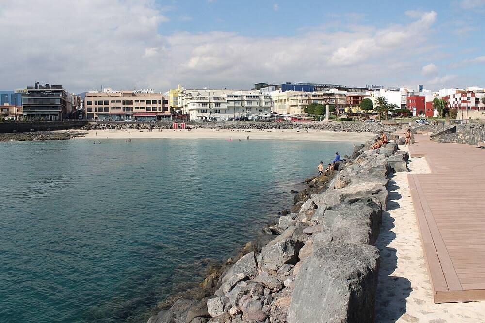 Entire apartment, Apartment in the capital - Airport nearby, beaches, hospital, buses, Wifi in Barrio Buenavista, Puerto del Rosario