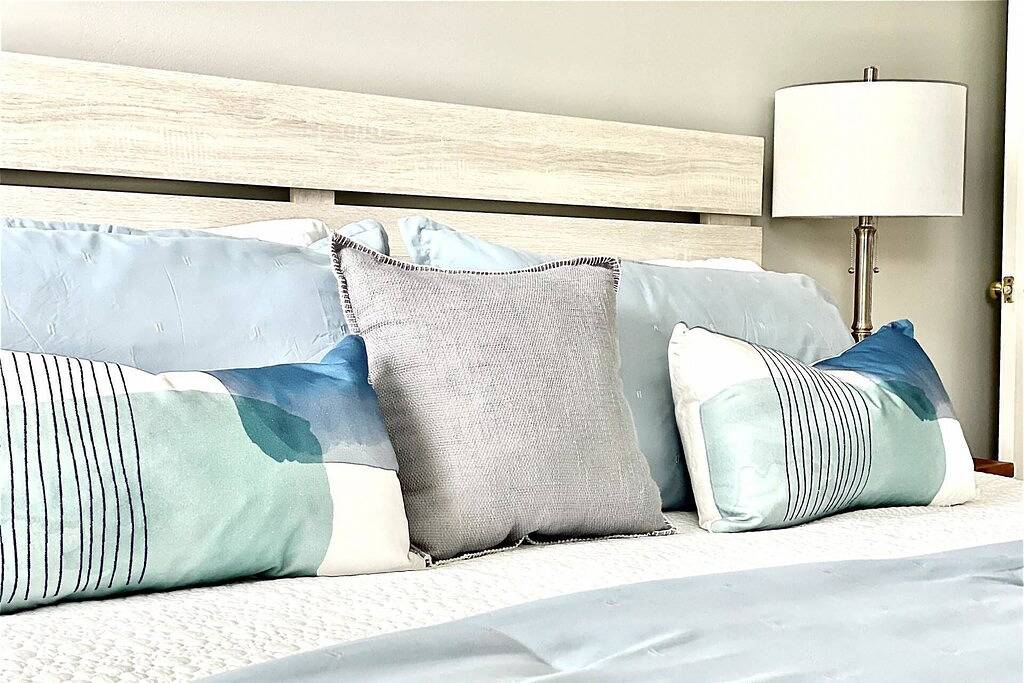 2026 Commissioning Week Promo: Book 6 Nights, Get the 7th Free in Annapolis, Anne Arundel County