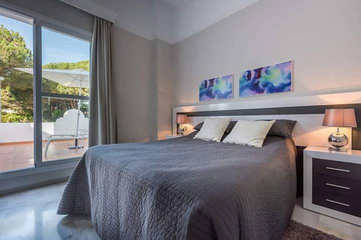Beautiful  Poolside Corner Villa Private Garden Walk to Beaches in Hacienda Las Chapas, Marbella