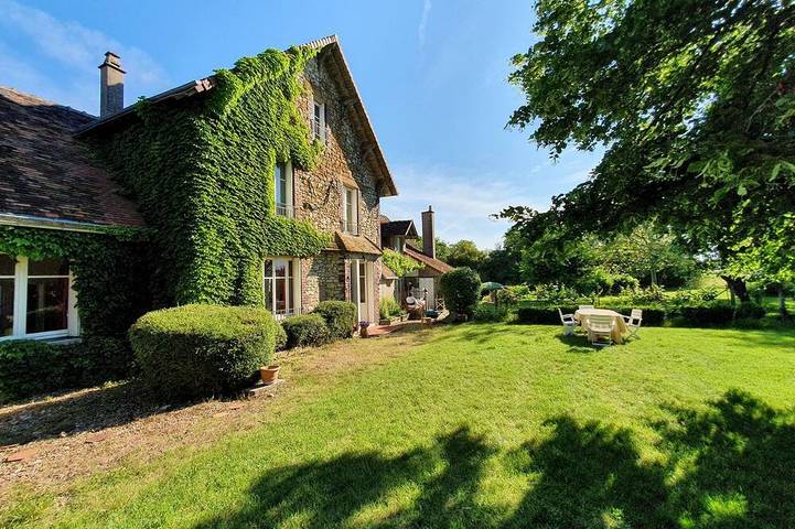 Agriturismo pour 11 personnes, avec jardin dans Tourailles