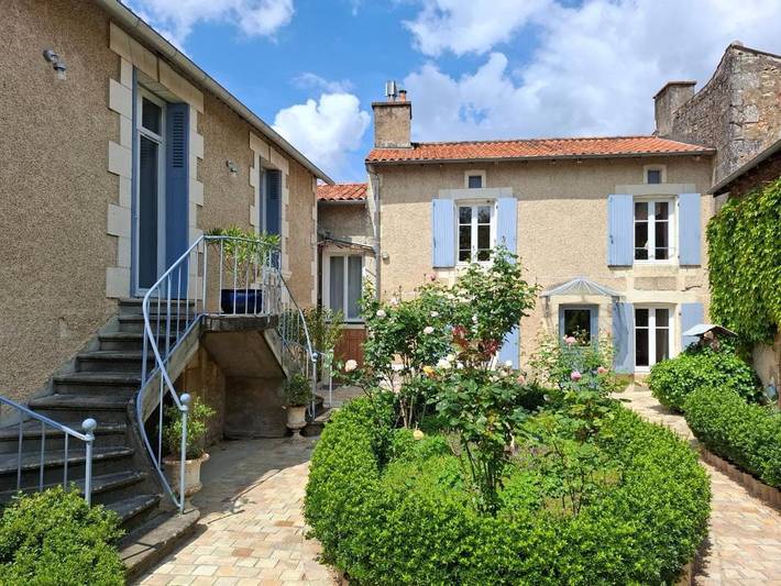 Gîte pour 4 personnes, avec terrasse à Migné-Auxances