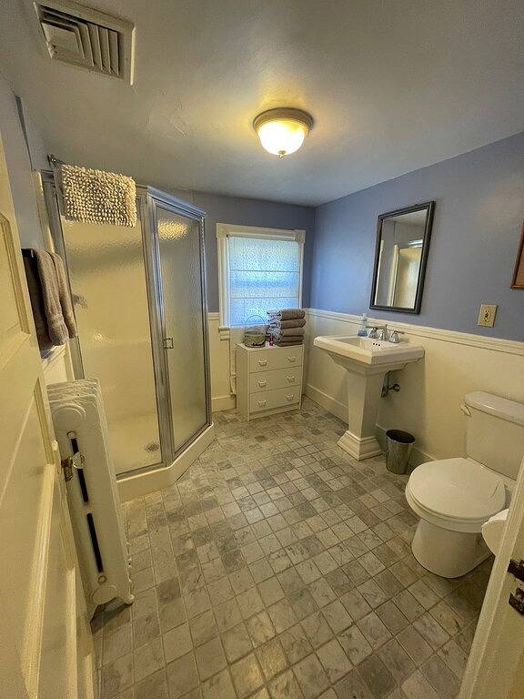 Ganze Wohnung, Apartment in historischem Seehafenhaus mit Hafenblick in Bristol (RI), Bristol County