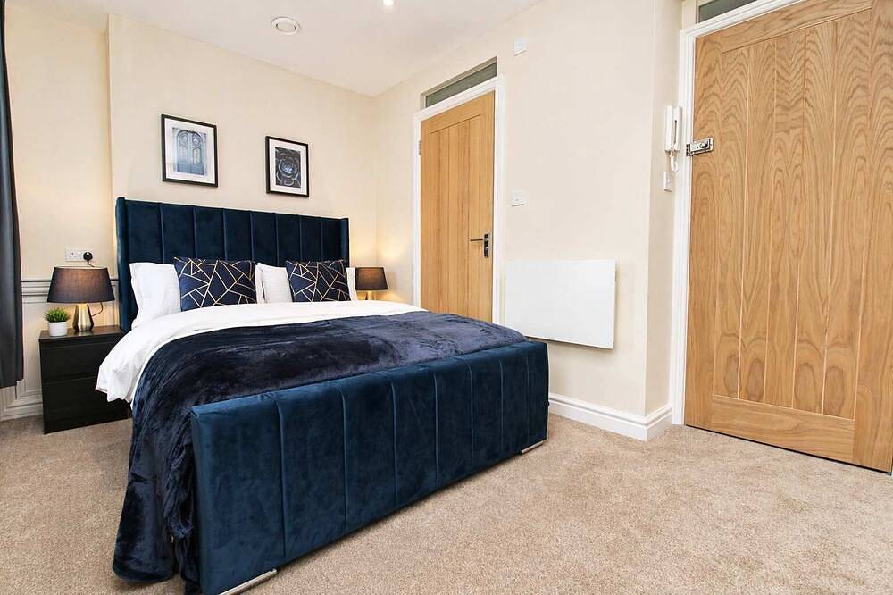 Queens Haven | Family Bay Retreat | Games Room in Penarth, Cardiff