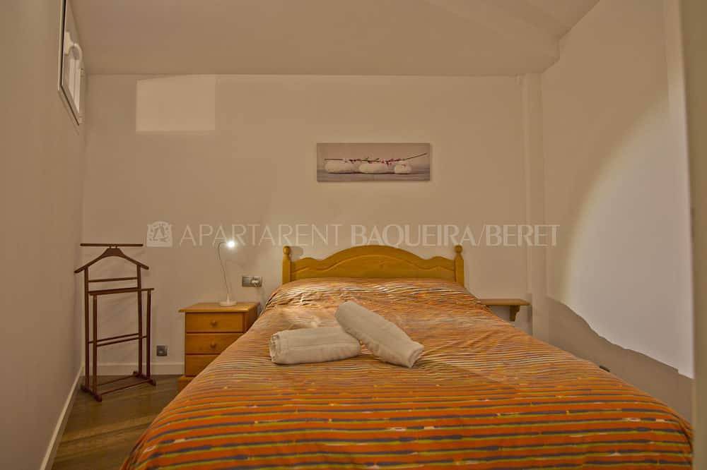 Entire apartment, Urogallo - Edificio Aneto in Baqueira, Naut Aran
