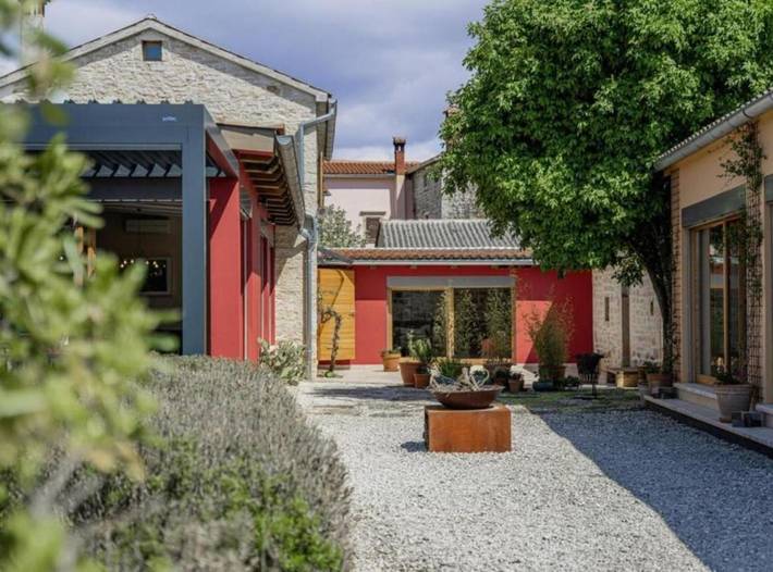 Ferienhaus für 10 Personen, mit Terrasse und Garten sowie Pool und Sauna