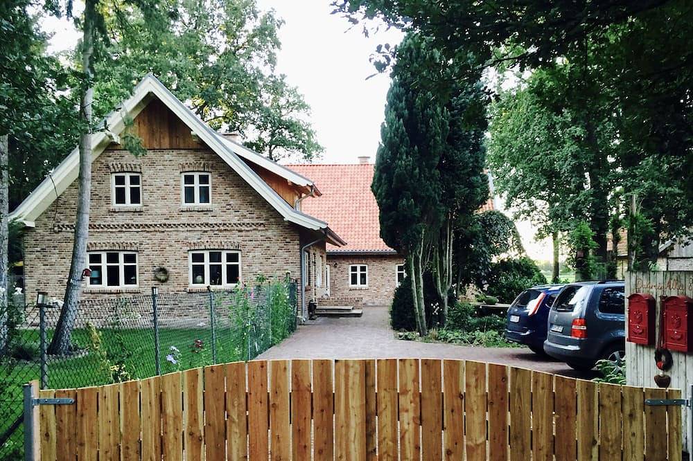 Großzügiges Ferienhaus in ruhiger Waldlage - Urlaub auf dem Lande