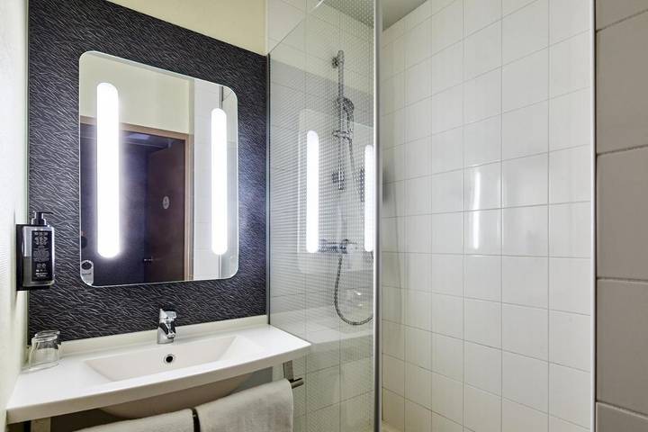 Hôtel pour 2 personnes, avec terrasse, animaux acceptés à Le Chesnay - 3