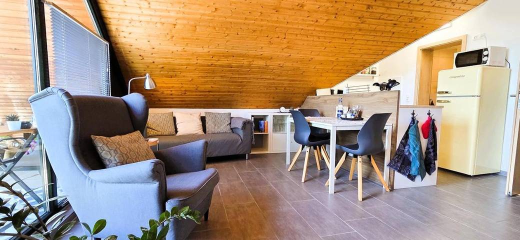Ferienwohnung für 3 Personen, mit Balkon und Terrasse sowie Garten und Ausblick in Seevetal