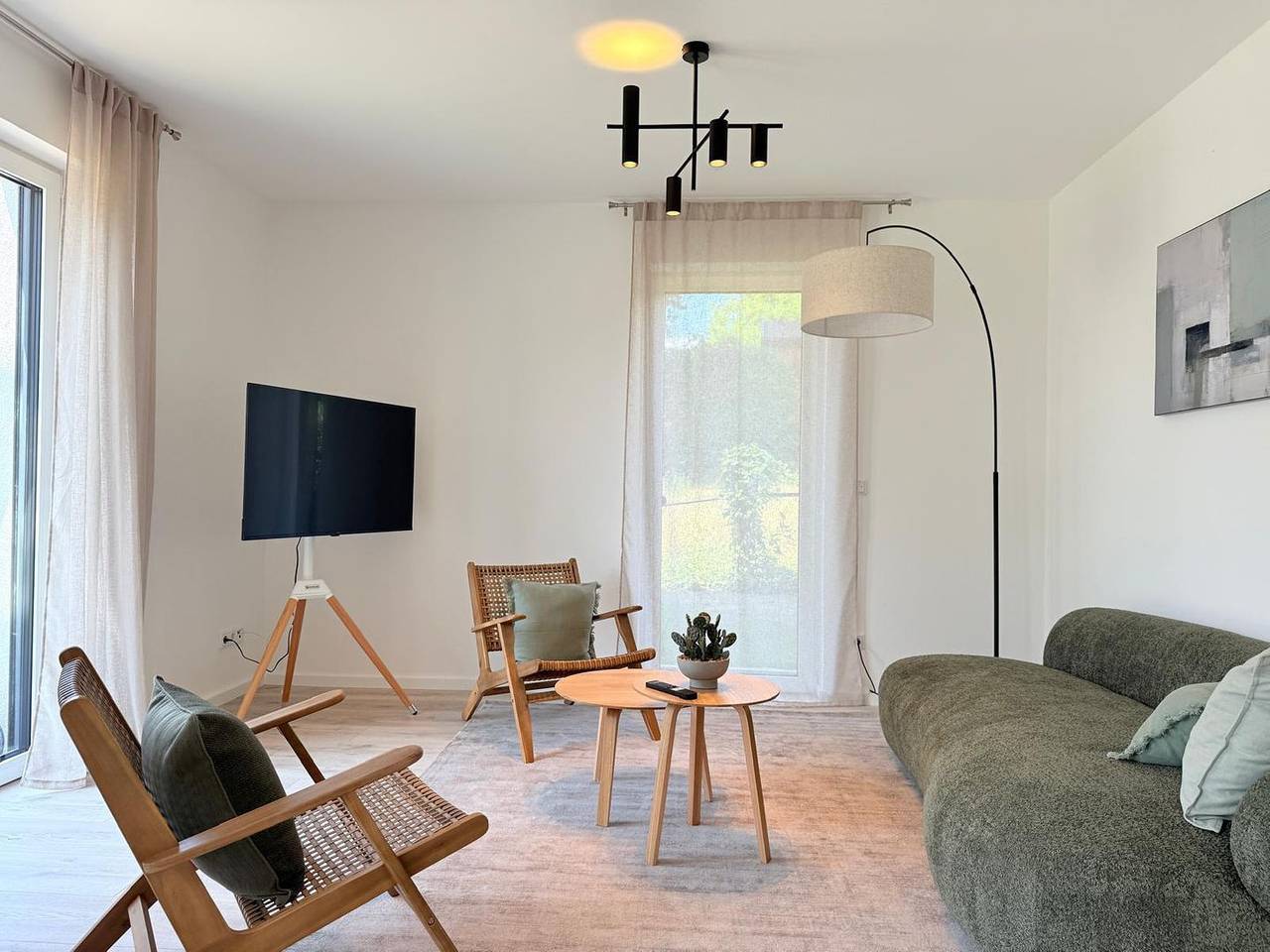 Ganze Wohnung, Moderne Suite Harmony mit überdachter Terrasse nahe See und Strand in Uhldingen-Mühlhofen in Unteruhldingen, Obersee (Bodensee)