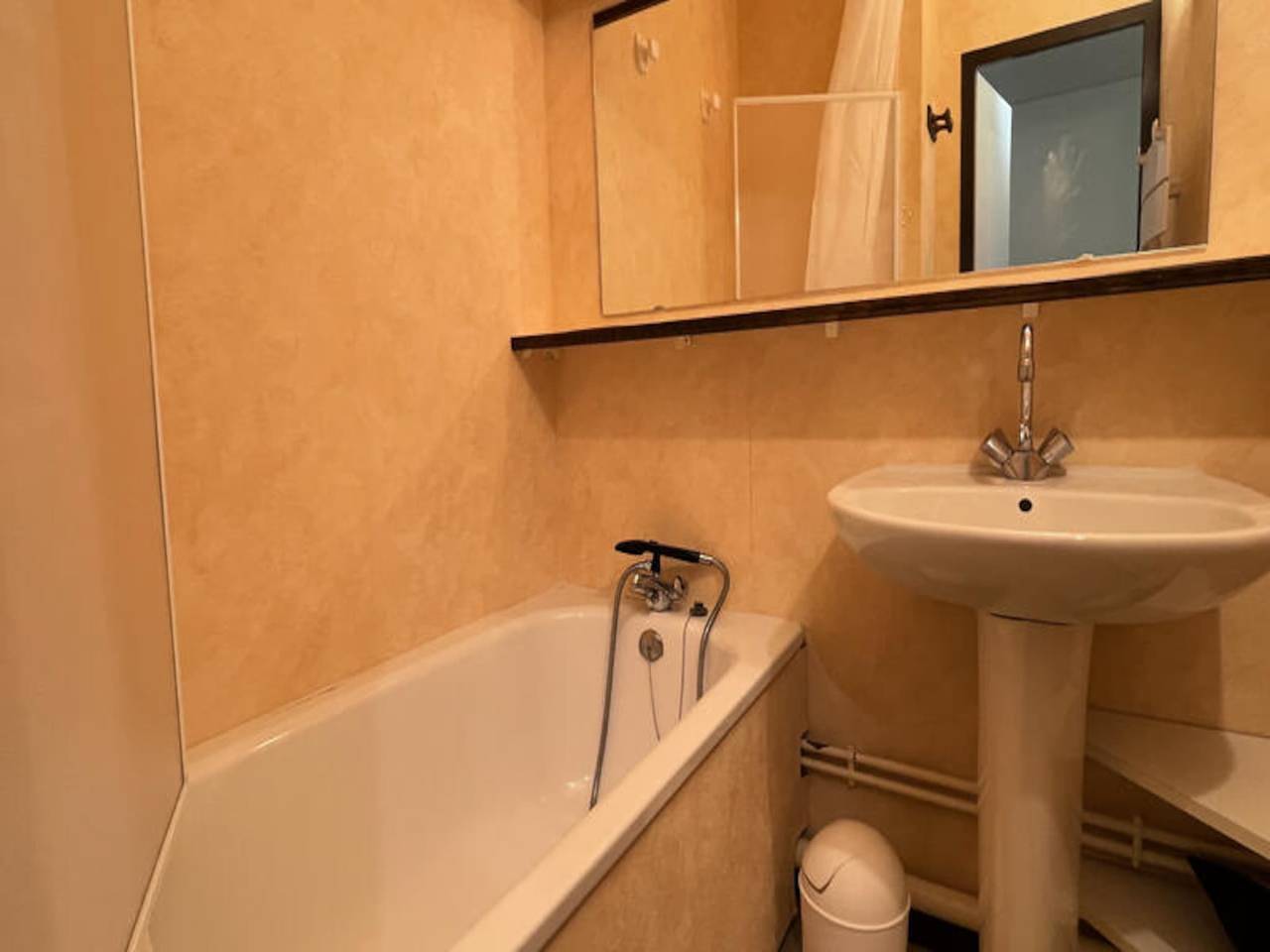Appartement entier, Appartement à Plomb du Cantal avec vue sur les montagnes in Le Lioran, Laveissière
