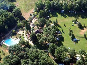 Tente pour 2 personnes, avec sauna ainsi que bassin pour enfant et jacuzzi, animaux acceptés en Dordogne