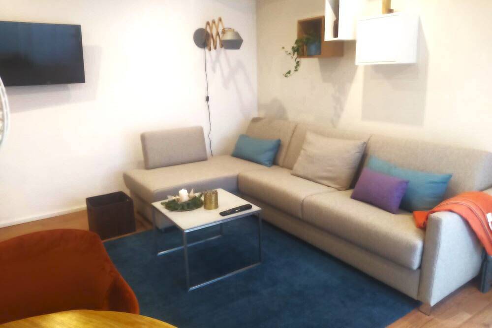 Entire apartment, Liebevoll Eingerichtete Ferienwohnung mit Outdoorwhirlpool und Swimmingpool in Burgthann, Frankenalb