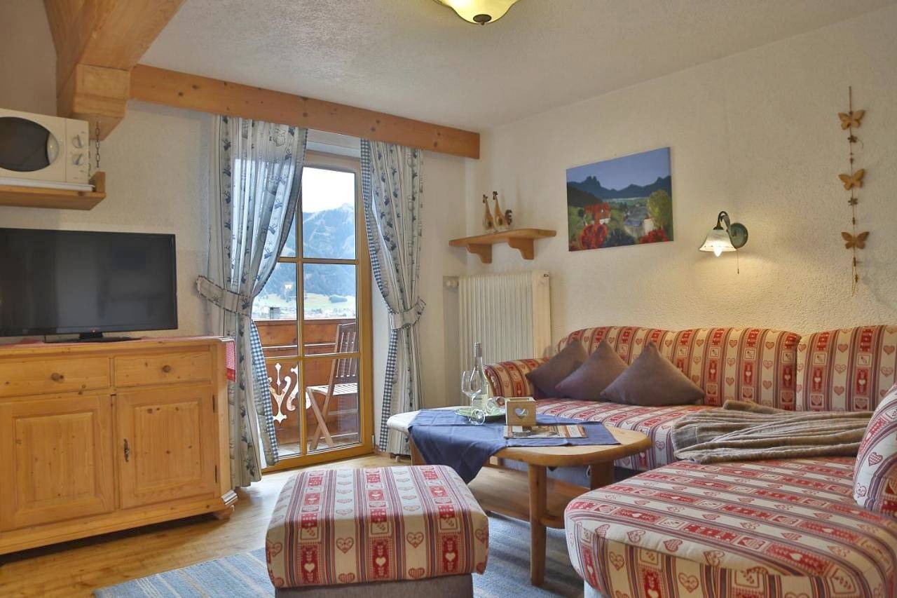 Ganze Wohnung, Bio-Bauernhof Waldesruh mit Hofladen in Tannheim (Tirol), Allgäuer Alpen (Österreich)