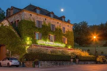 Hôtel pour 2 personnes, avec terrasse à Treignac