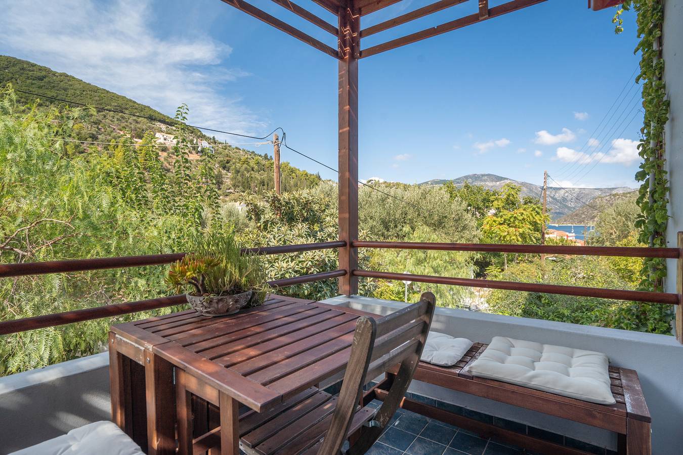 Ganze Wohnung, Ferienwohnung 'Aletri und Orgoma' mit Meerblick, Wi-Fi und Klimaanlage in Vathy, Griechenland