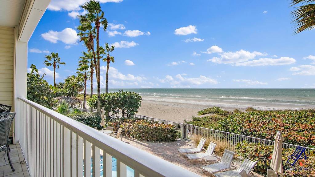 Ganze Wohnung, Seaside 102 Amazing 3 Schlafzimmer 2 Badezimmer Gulf Front Unit Free Wifi & Parking! in Indian Rocks Beach, Pinellas County